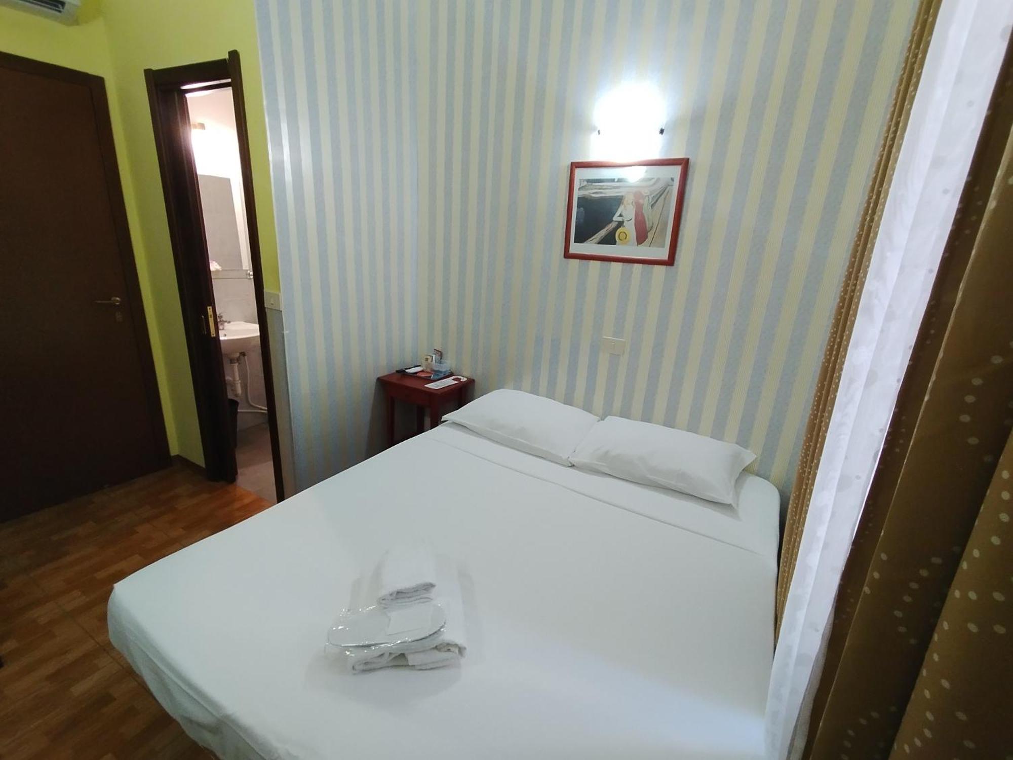 Booking Inn Settembre 95 Rome Bilik gambar